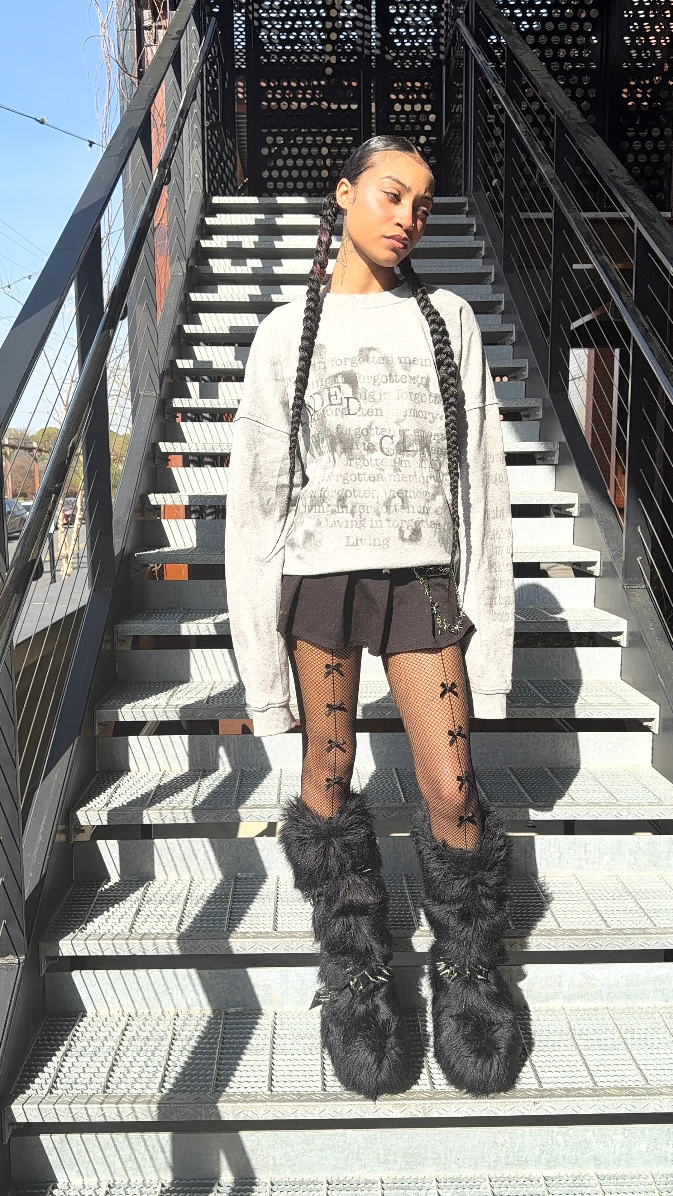 FORGOTTEN MEMORIES CREWNECK
