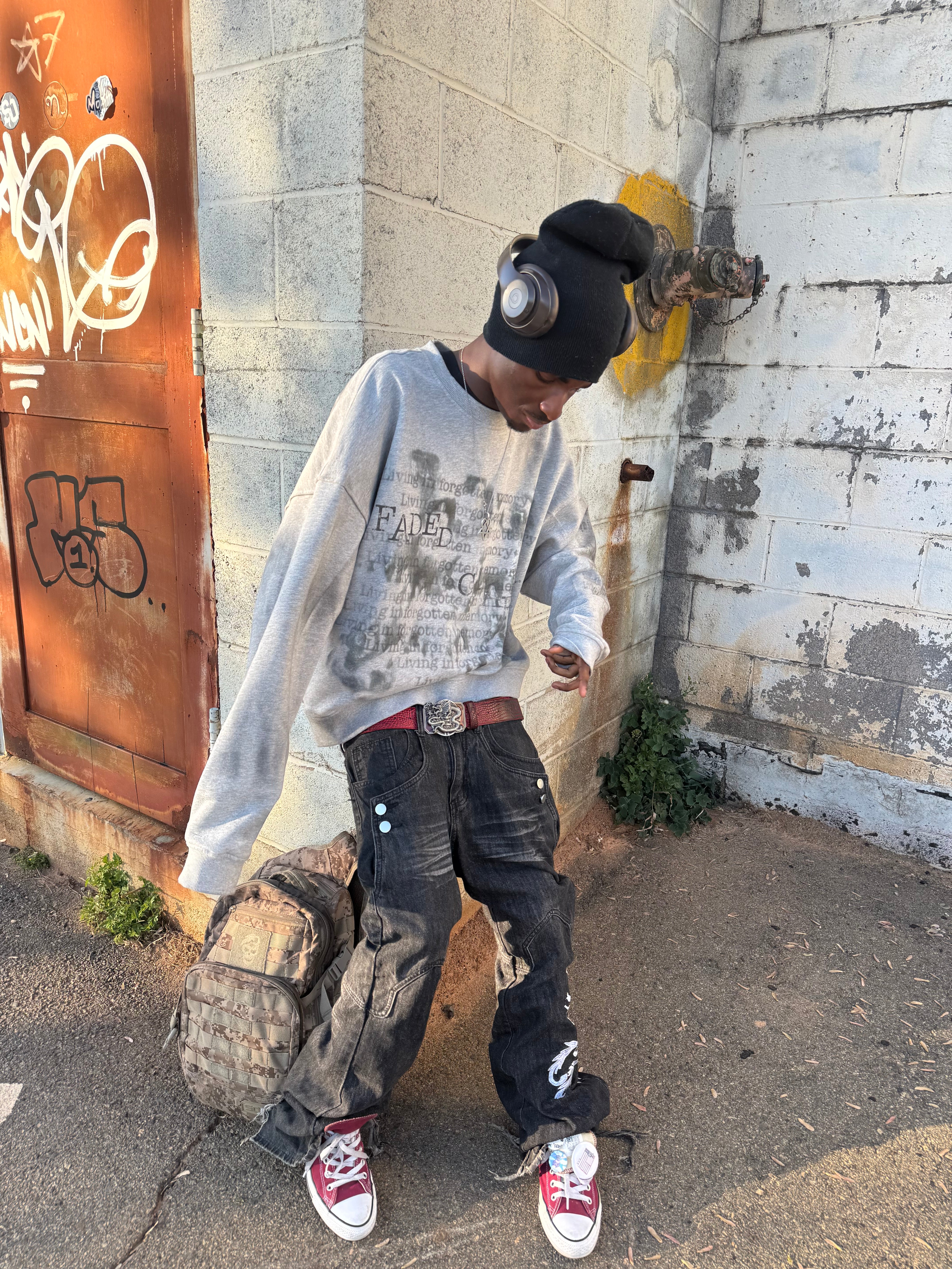 FORGOTTEN MEMORIES CREWNECK